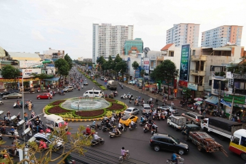 Cho thuê nhà mặt tiền nguyên căn 1 trệt 1 lầu đường Phạm Hồng Thái