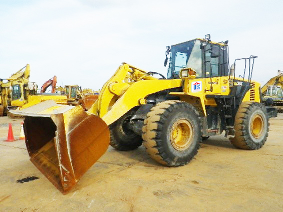 Xe xúc bánh lốp Komatu