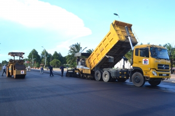 Xe thi công nhựa nóng