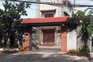 NHÀ 1 TRỆT 2 LẦU VÀ LÔ ĐẤT MẶT TIỀN ĐƯỜNG HỒ QUÝ LY